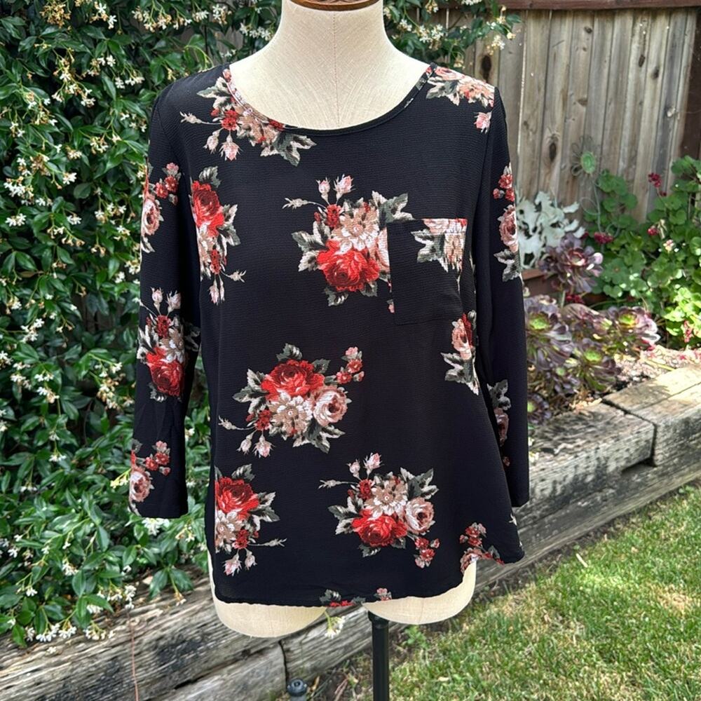 Le Lis Black Floral Chiffon Lightweight Keyhole Back Blouse Women's size Medium
